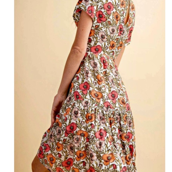❌SOLD❌NWT Kori Short sleeve blossom dress - Picture 3 of 3